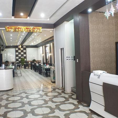 Nasional Hotel Gunungsitoli Zewnętrze zdjęcie