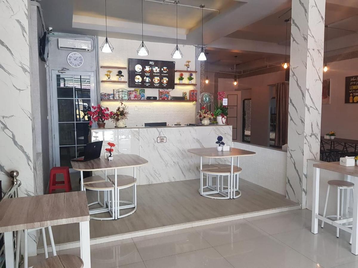 Nasional Hotel Gunungsitoli Zewnętrze zdjęcie