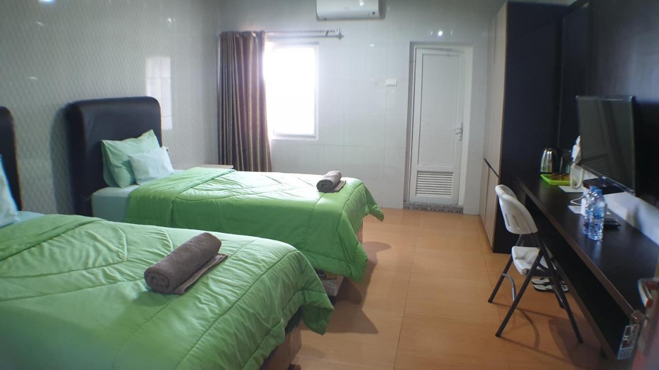 Nasional Hotel Gunungsitoli Zewnętrze zdjęcie