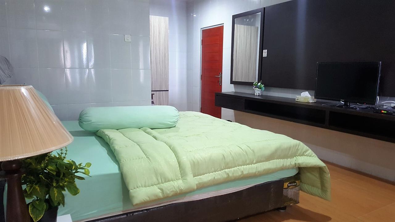 Nasional Hotel Gunungsitoli Zewnętrze zdjęcie
