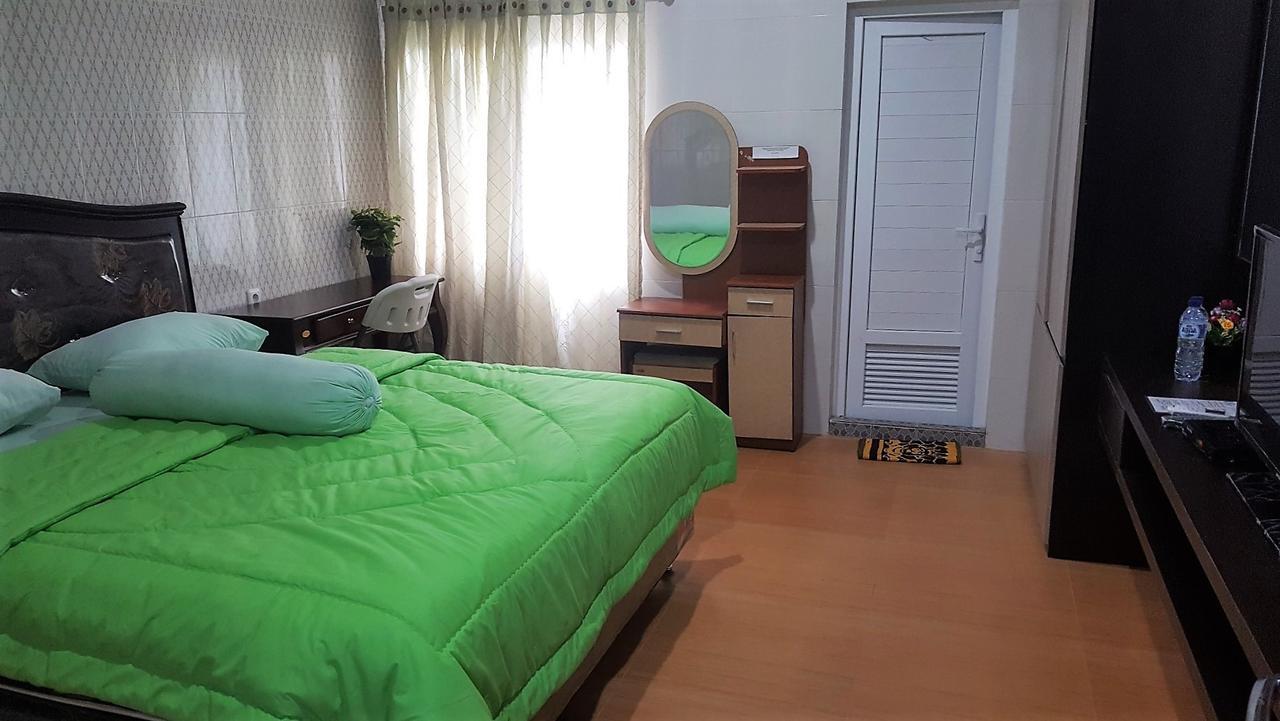 Nasional Hotel Gunungsitoli Zewnętrze zdjęcie