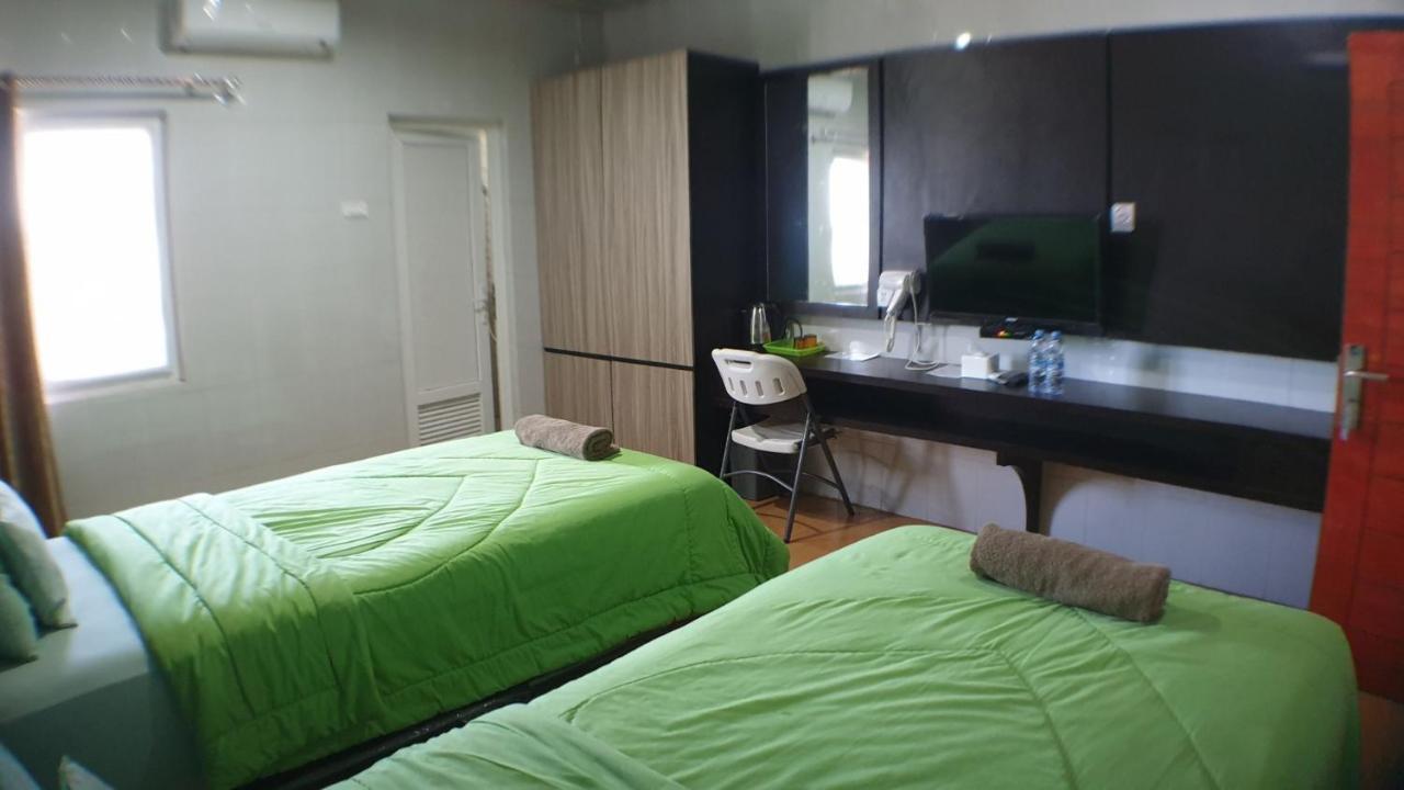 Nasional Hotel Gunungsitoli Zewnętrze zdjęcie