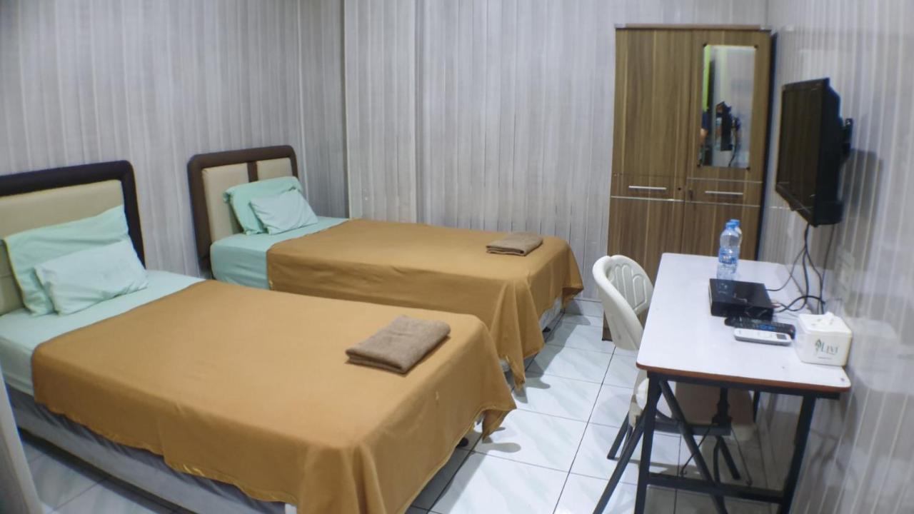 Nasional Hotel Gunungsitoli Zewnętrze zdjęcie