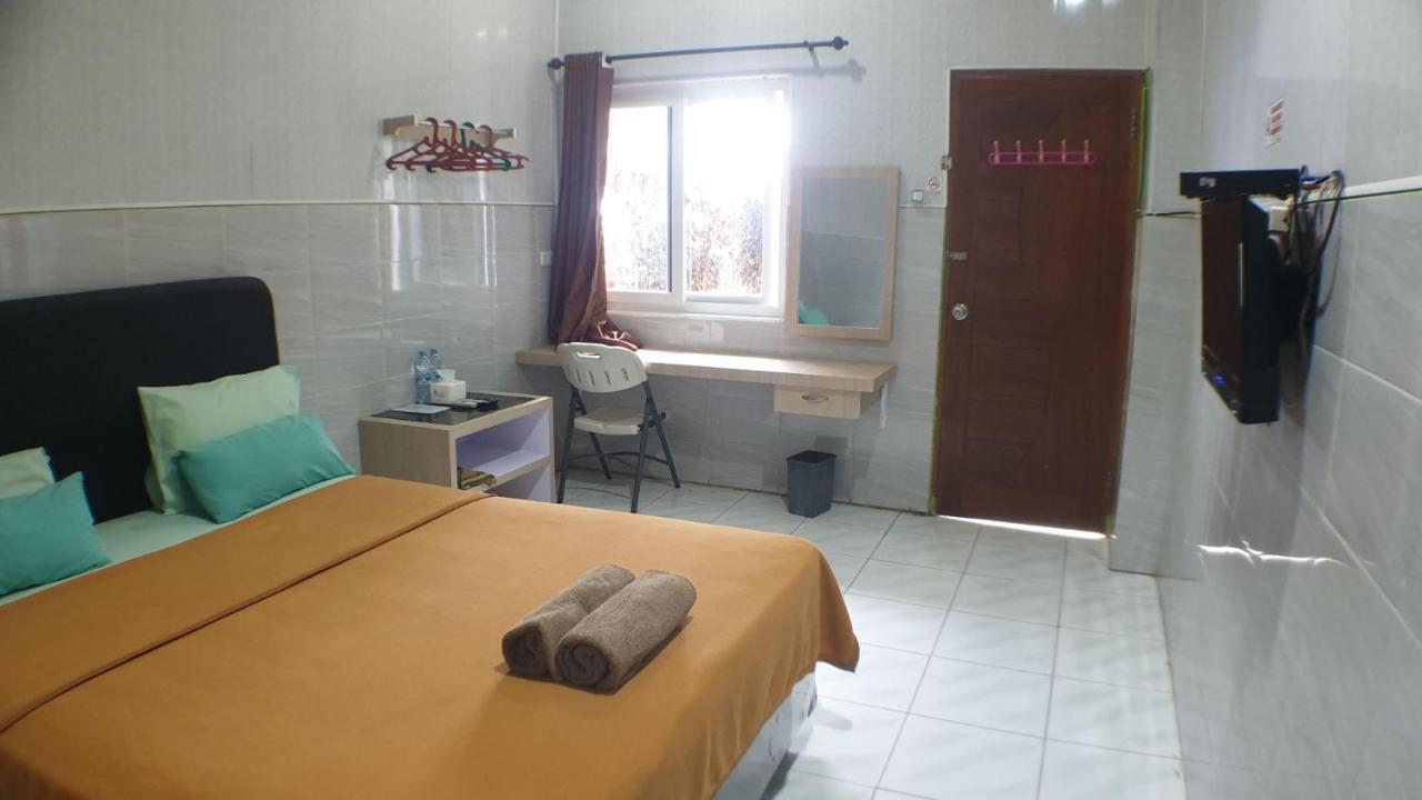 Nasional Hotel Gunungsitoli Zewnętrze zdjęcie