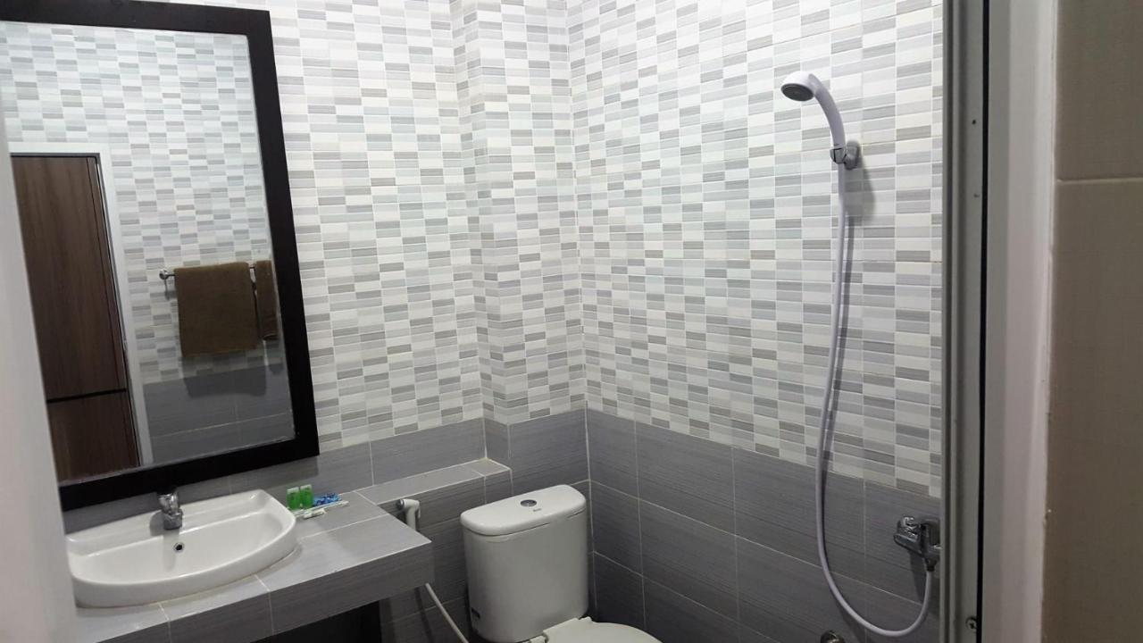 Nasional Hotel Gunungsitoli Zewnętrze zdjęcie