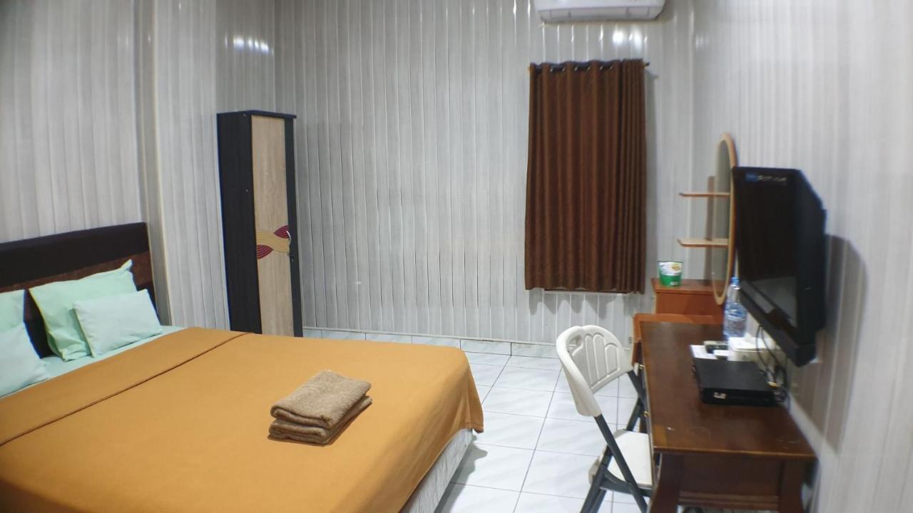 Nasional Hotel Gunungsitoli Zewnętrze zdjęcie
