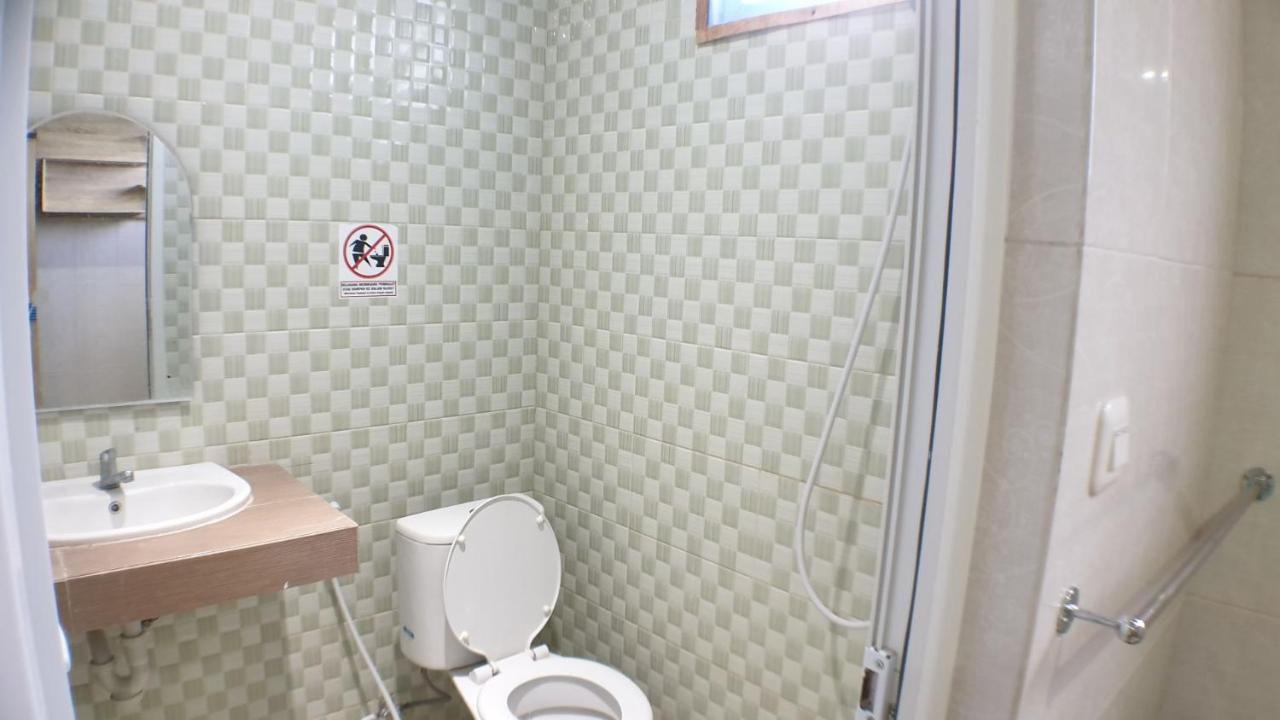 Nasional Hotel Gunungsitoli Zewnętrze zdjęcie
